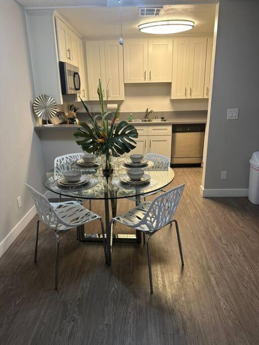 Two Bedroom Hollywood Apartment Los Angeles Zewnętrze zdjęcie